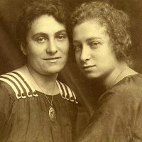 Frieda und Emilie Palm 1920 