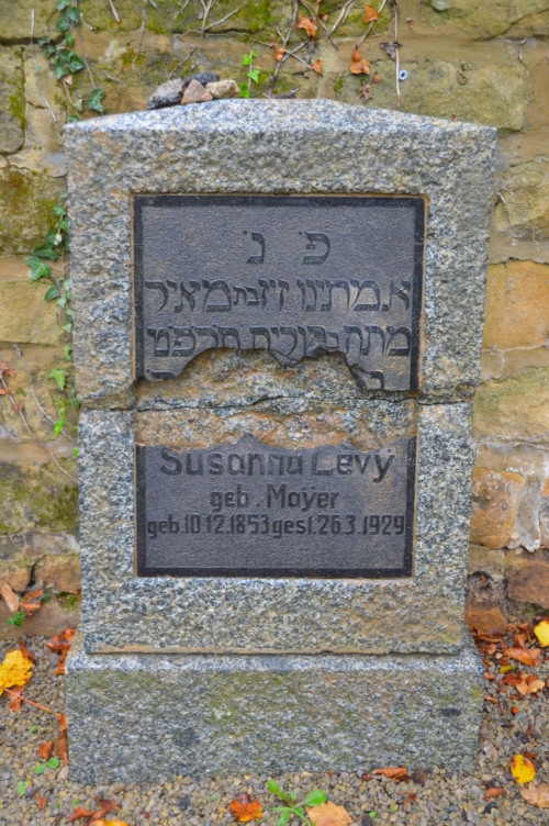 Grabstein JF Bollendorf Grabstein wb 500